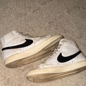 Nike Men's White and Black Mid-Top Sneakers